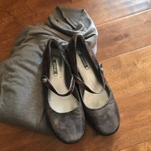 Ecco Taupe Mary Jane flats